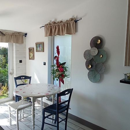 Au Petit Bonheur Apartment Ferques Екстериор снимка
